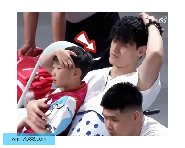 国少助教推搡16岁留洋新星并追骂 球迷要求严惩开除